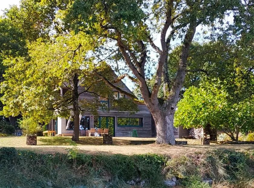 MAISON EN BOIS AU BORD DU GOLFE DU MORBIHAN - Image 1