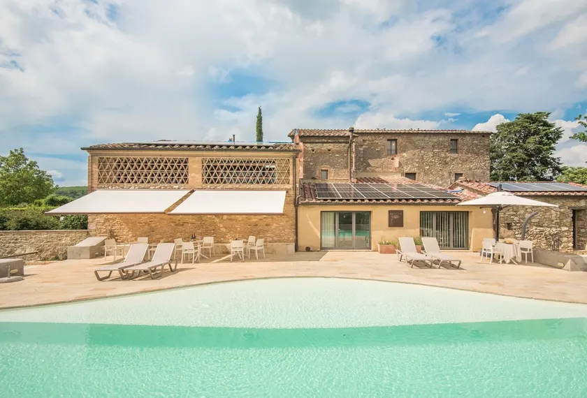 Tuscan Escape – Charming Apartments with Pool, Jacuzzi, Sauna, Vineyards & Forests near Siena - Image 1