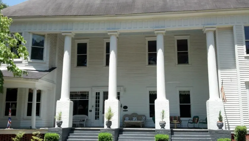 End O Day Manor House - Image 1