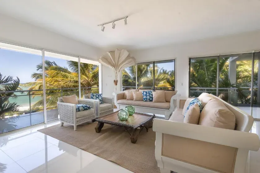 Top-class beachfront condo with sea views, jacuzzi, in gated resort with pool! - Image 1