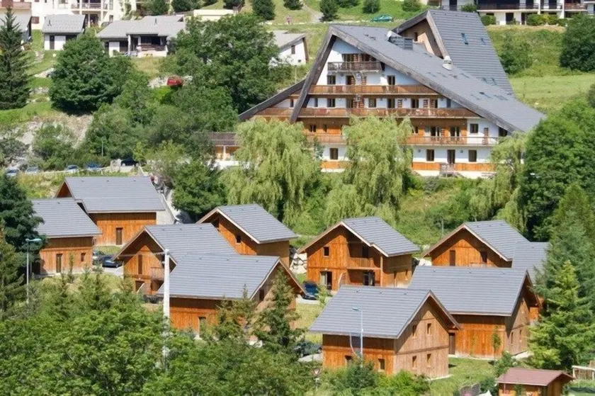 Près des Pistes | Chalet Authentique + Parking - Image 1