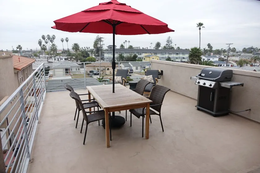 Imperial Beach med hvide vand havudsigt og en 600 sq ft dæk. - Image 1