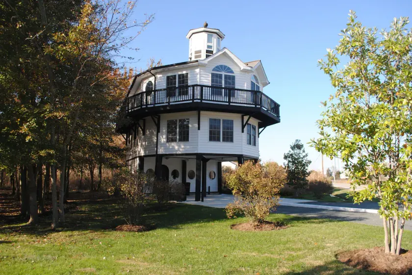 Stay in the landmark Lighthouse! - Image 1