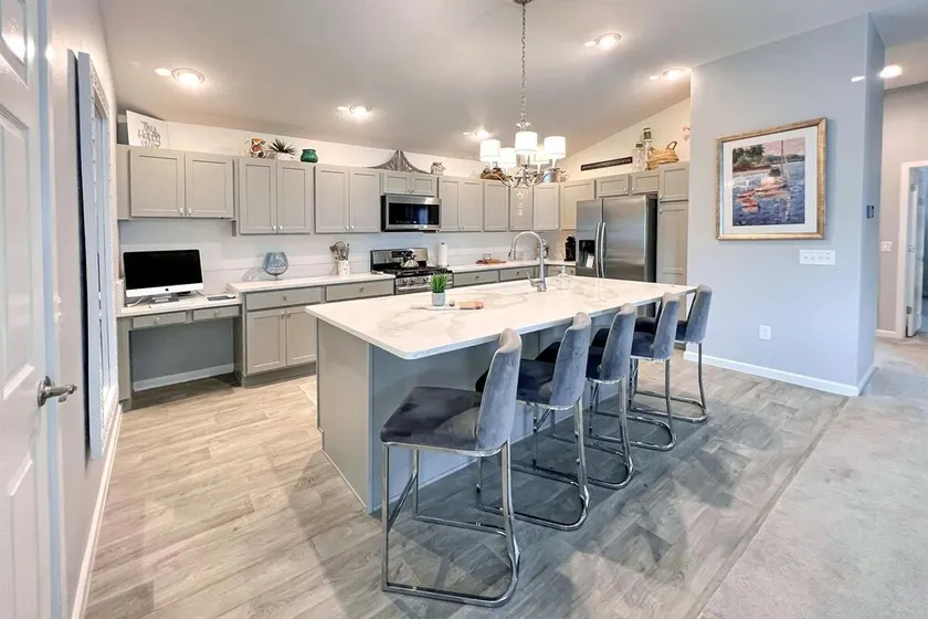 Beautiful Upgraded Patio Villa in The Villages of Marsh Bend - Image 1