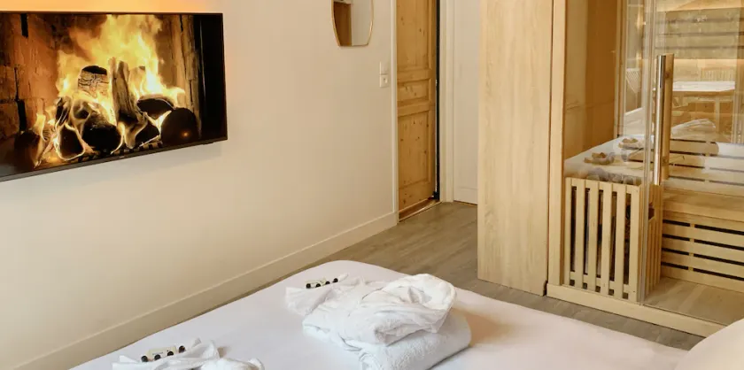 Suite Cosy Flat Senlis Hyper-Centre with Private Sauna - Image 1