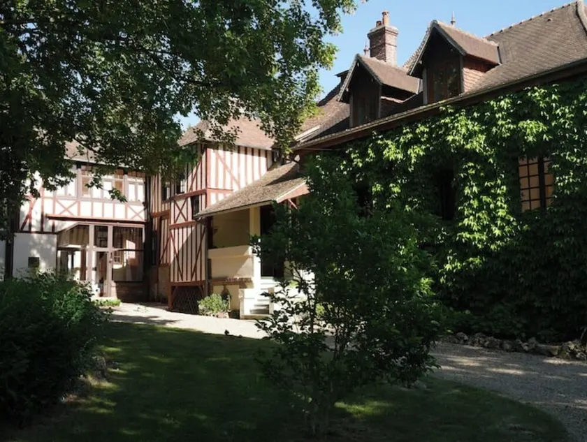19th-century Norman manor house - Image 1