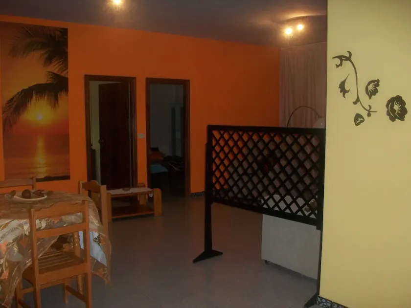 LARGE AND COMFORTABLE FAMILY APARTMENT WITH VIEWS TO RIO MIÑO - Image 1