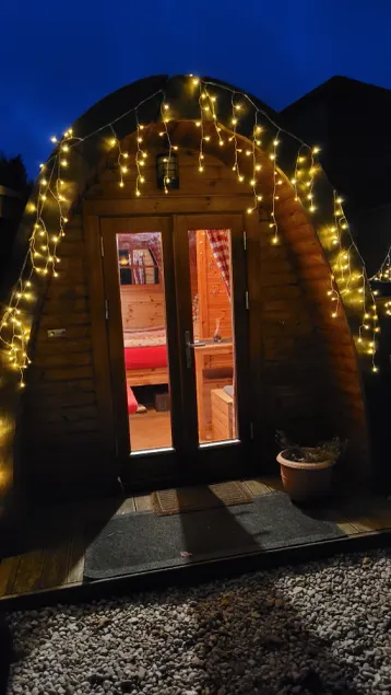 Romantic wooden igloo with optional outdoor whirlpool - Image 1