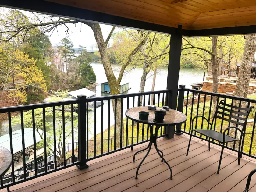 4 bedroom lake house at Pickwick - Image 1