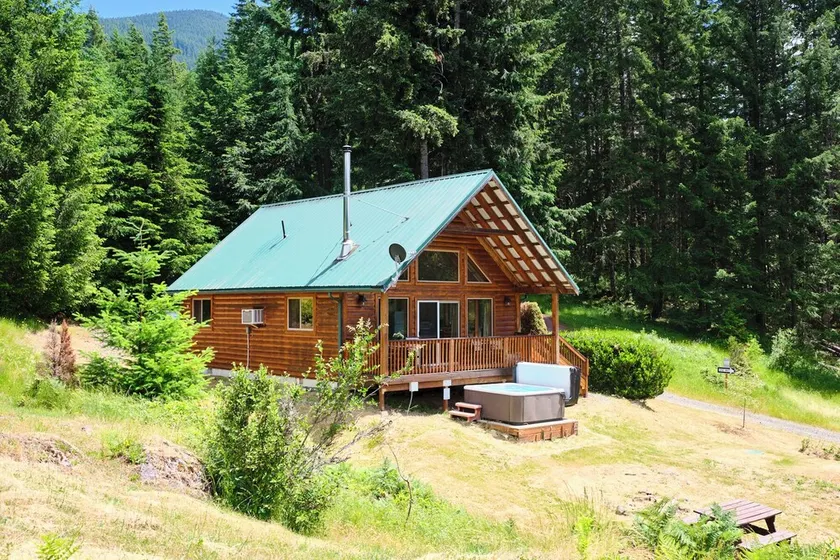 Mountain View Cabin, Hot Tub at White Pass Resort, Mt Rainier - Image 1