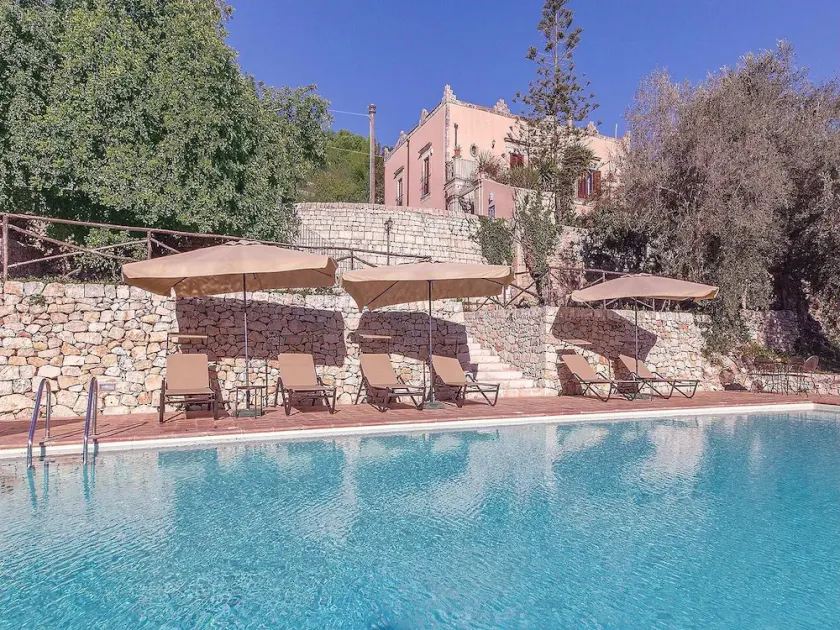 Sizilianisches altes Anwesen mit Pool - Image 1