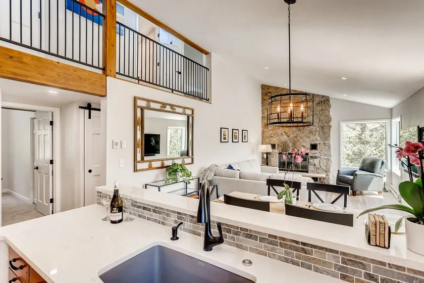 Newly Remodeled ! Completely Renovated 3 BR, 3 BA in Vail - Image 1