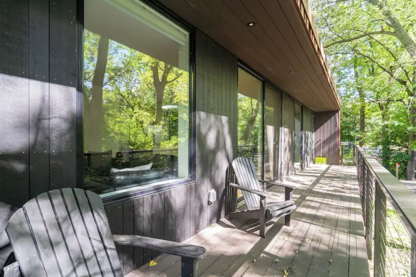 Modern Chic - Image 1