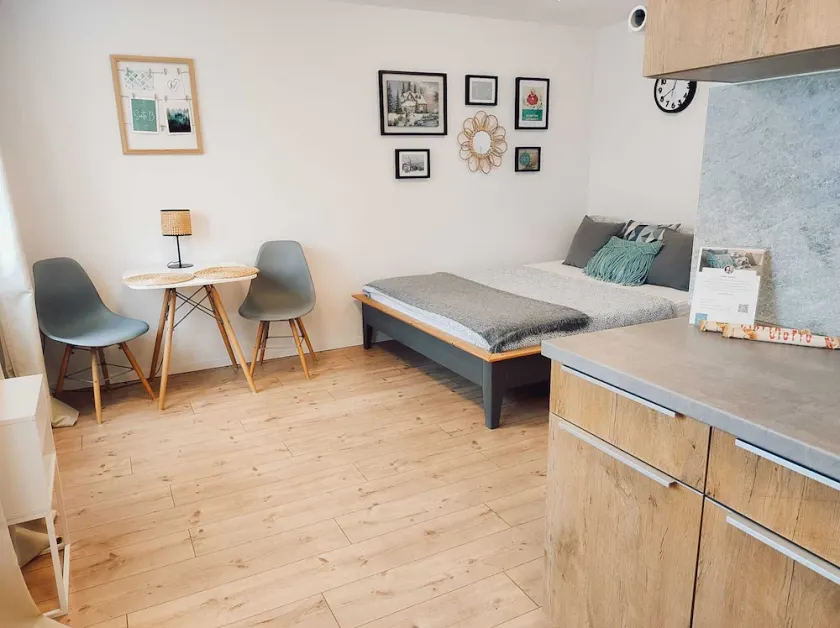 Suite 13 Apartment with Netflix - Image 1