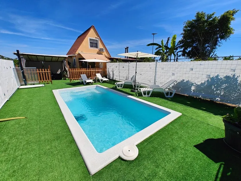 Casita entre naranjas - Image 1