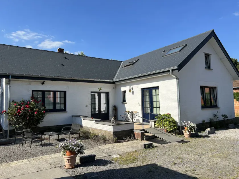 Duplex apartment, 9 pers. 1/2 h from Brussels - Image 1