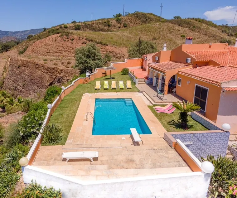 Villa with Private Pool and Terraces – Perfect Holiday in Portimão - Image 1