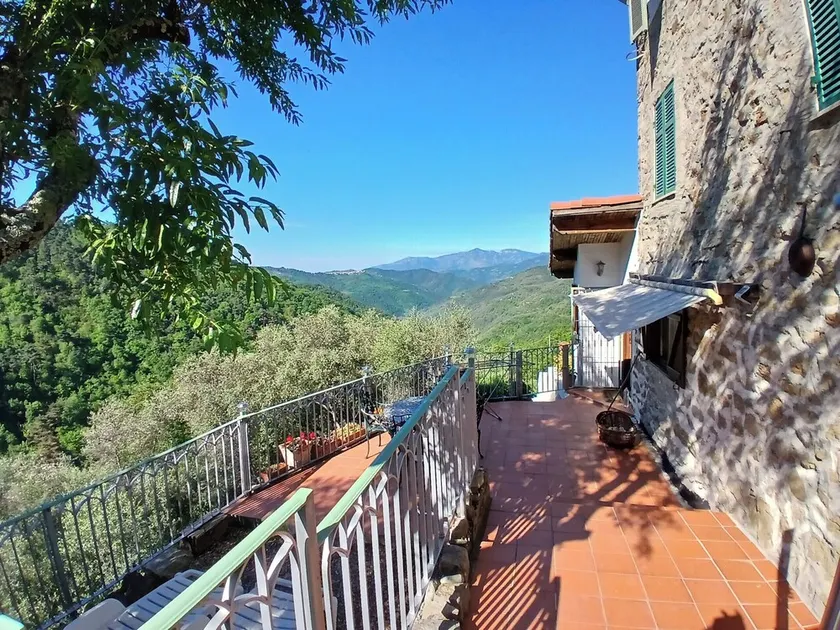 Cozy Cottage Retreat in Berzi - Image 1