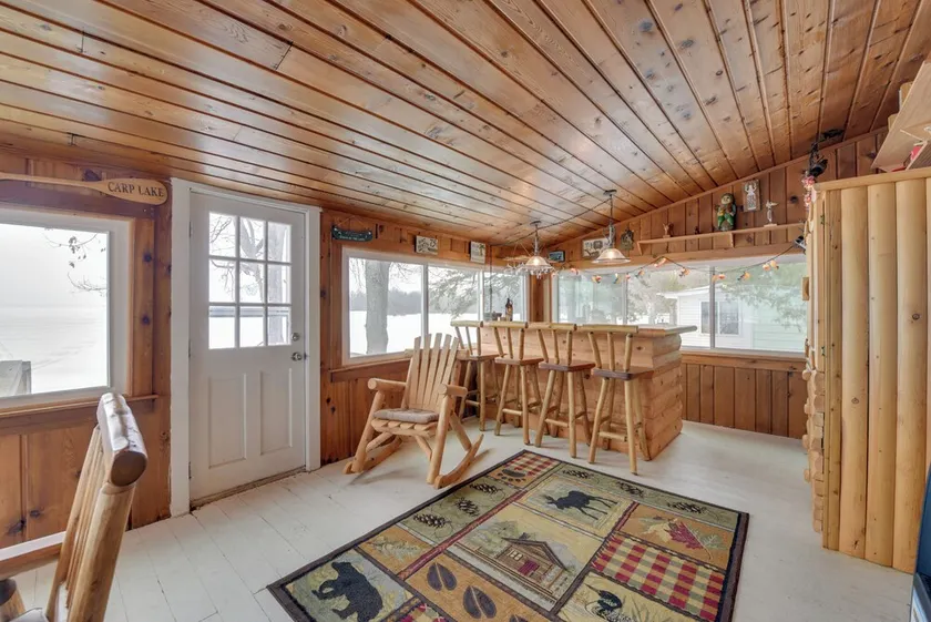 Private Dock & Views! Family Home on Paradise Lake - Image 1