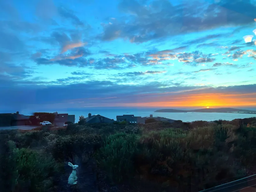 3bd2.5ba Ocean/Mountain View Single Level Spacious House sleeps 8 - Image 1
