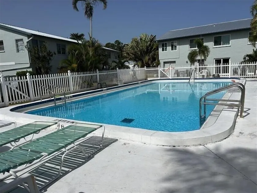 Nicky D's Island Entfliehen Sie einer kurzen Fahrt nach Anna Maria Island! - Image 1