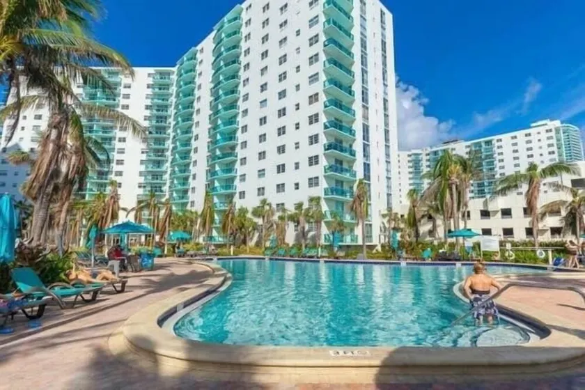 Beach Front Condo S Ocean Drive Hollywood Beach FL - Image 1