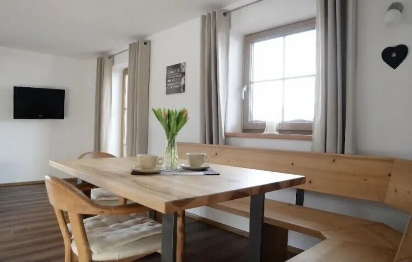 Cozy apartment with panoramic views of mountains and Neuschwanstein Castle - Image 1