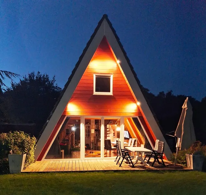 Gemutliches Ferienhaus mit Kaminofen an der Ostsee in Damp - Image 1