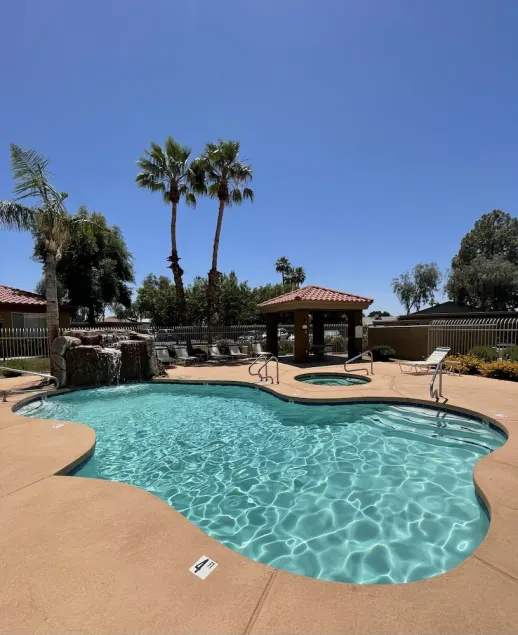Modern Resort Condo, Pools, hot tubs, quiet, not on street, near both 101/I-17, - Image 1