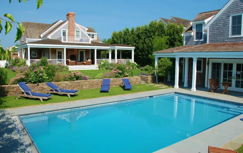 5 étoiles, grand domaine de 8 BR, grande cour, piscine, étang, à pied de la ville et de la plage - Image 1