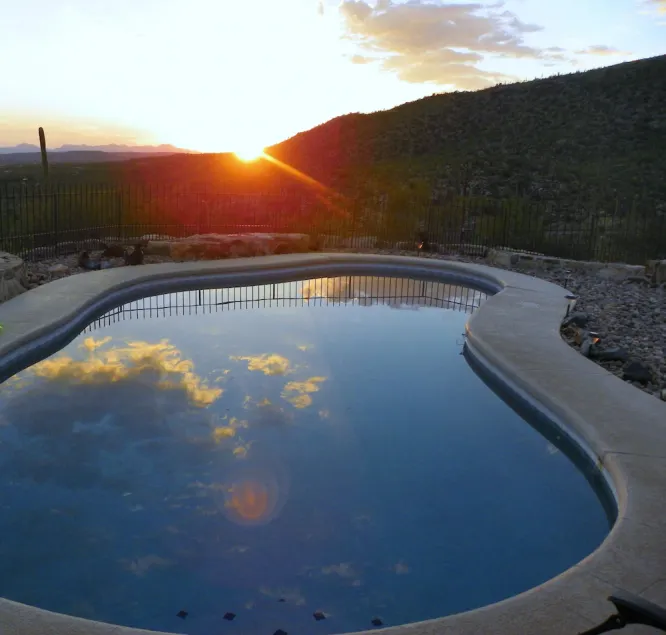 EHRFÜRCHTIG Sonnenuntergänge am beheizten Pool, ein Putting Green, ein Whirlpool und Tucson Night Lights - Image 1