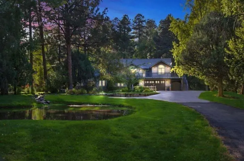 Wunderschönes Haus am Fluss, eingebettet in den Wald, mit privatem Whirlpool und geräumigem Hof, haustierfreundlich - Image 1