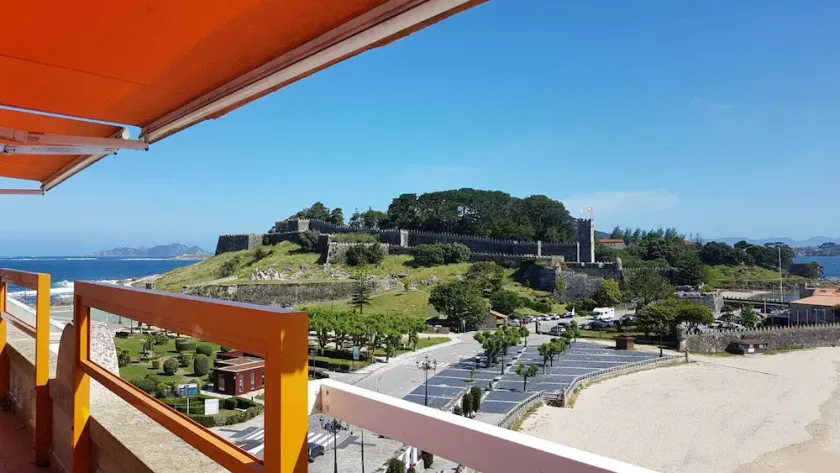 Exclusivo ático Baiona con garaje - Image 1