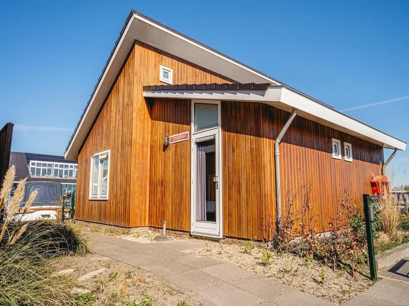 Hus ved Uitgeestermeer med Have - Image 1
