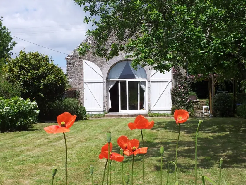 Peaceful & secluded, set in beautiful countryside & only 30 mins from the sea - Image 1