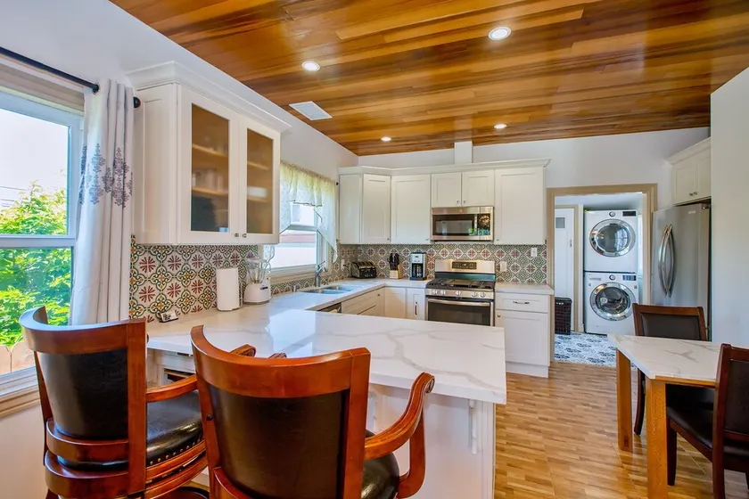 Luxuriöses Alameda-Haus mit 2 Schlafzimmern und 2 Bädern in der Nähe der Fährstation nach San Francisco - Image 1