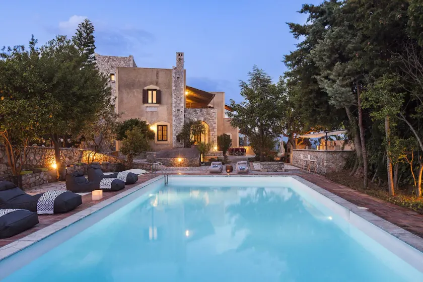 Tour traditionnelle luxueuse de la péninsule de Mani - Image 1