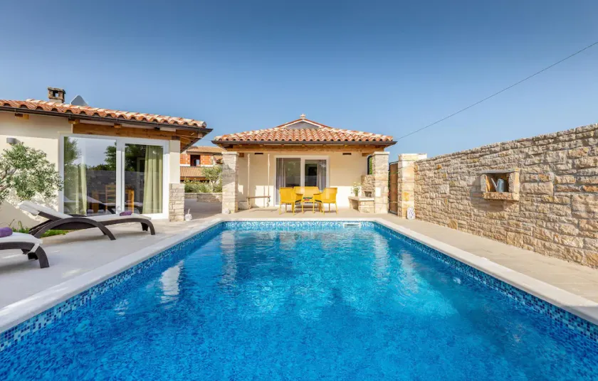 Awesome home in Klimni - Image 1