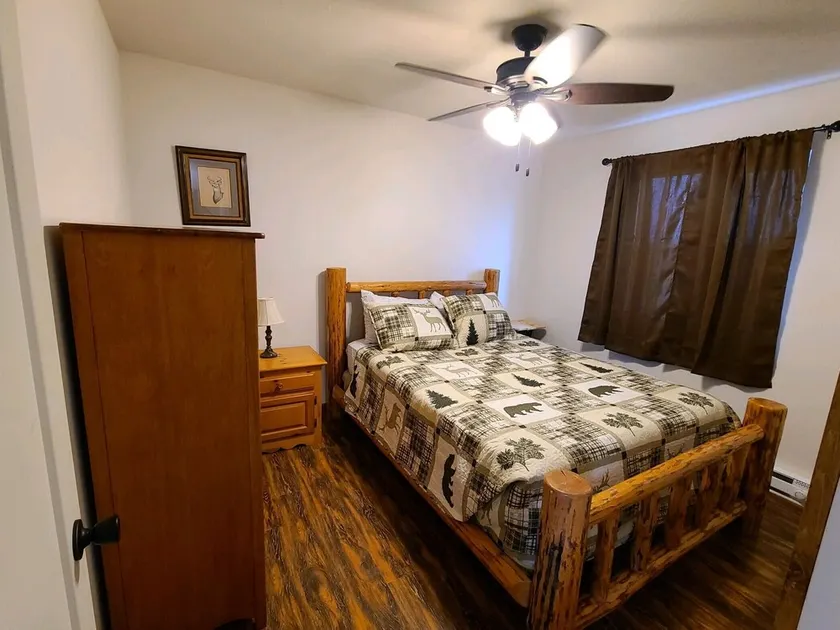 Comfortable cabin with a view - close to Glacier National Park - Image 1