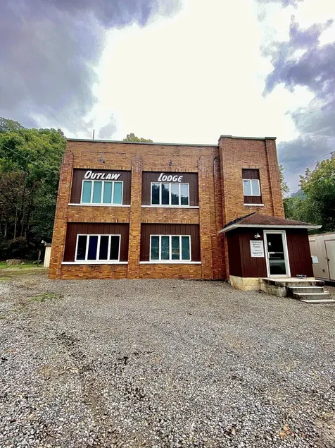 Outlaw Lodge (McCoy Floor 2nd)ATV,SXS, MX Offroad lodging - Image 1