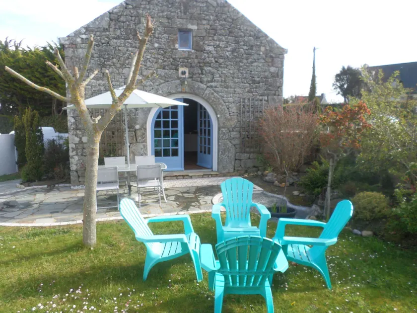 Breton stone house halfway between the town and the beach 1,5km - Image 1