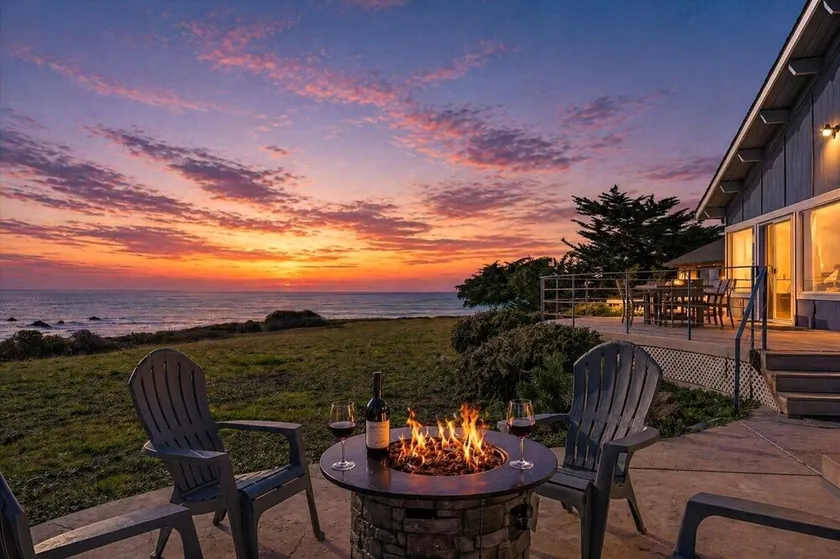 Bodega Bay~Walk to Beach~Ocean Views~Pool Table~Dog Friendly~Beach House! - Image 1