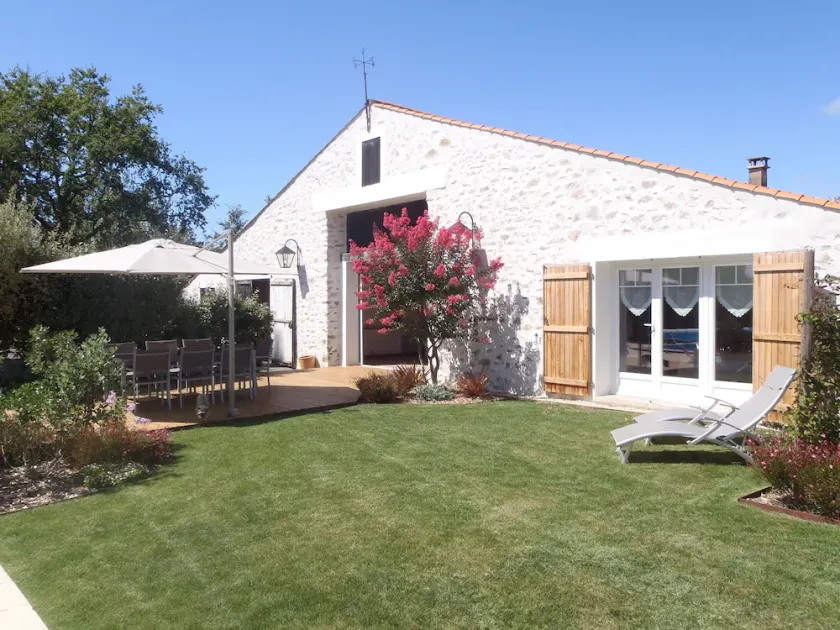 Gîte 8 personnes classé 3*  Proche Les Sables d'Olonne Piscine chauffée Jardin - Image 1