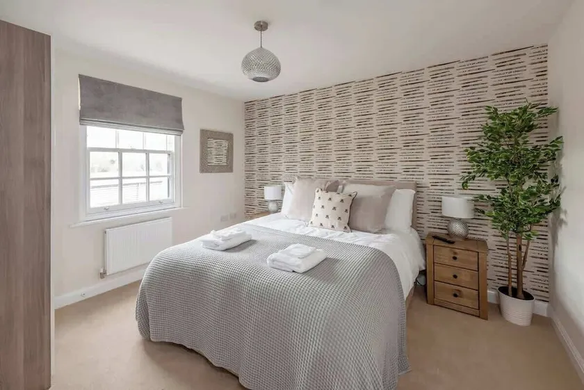 Beautiful 3-bed house in Bath with free parking - Image 1