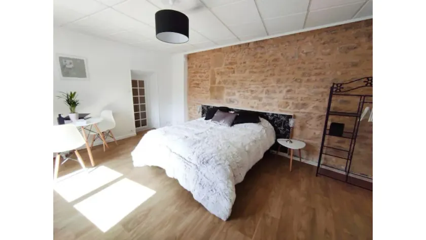 Apartment „Jarnioux“ in Theizé mit Sauna - Image 1
