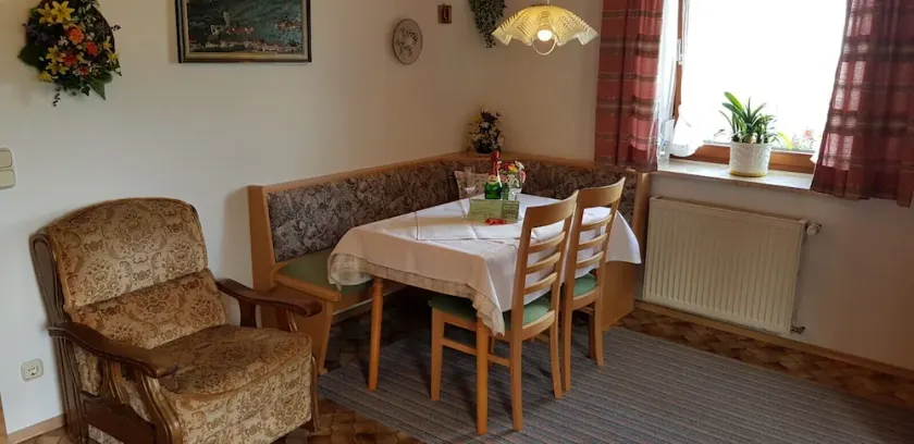 Ferienwohnung 65 qm, 2 Schlafräume, große Wohnküche,  Dusche/WC, Terrasse, Sat-TV, 3 Sterne, max 5 Personen - Image 1