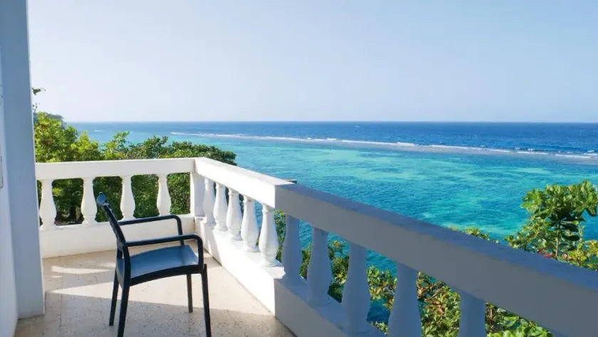 Blue Haven Guesthouse - Image 1