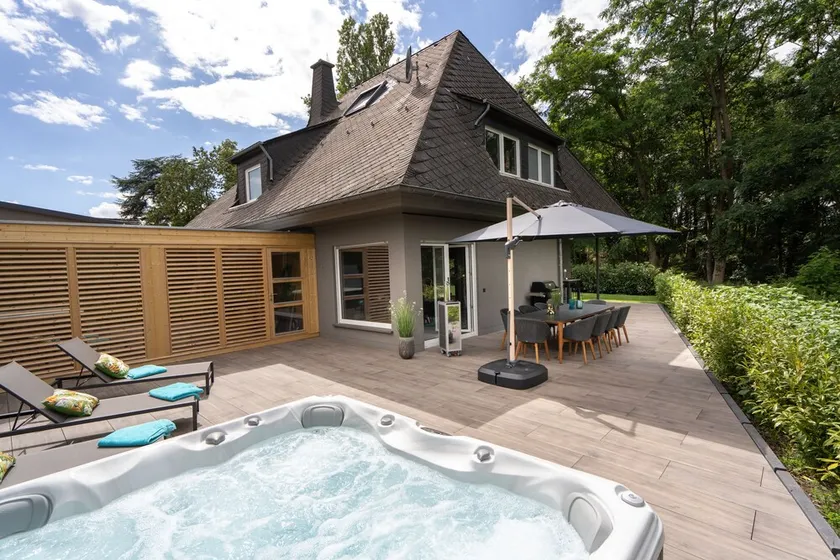 5 Bedroom Villa in Mendig - Image 1