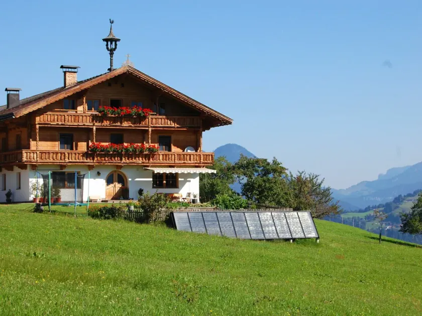 Beautiful  villa for 6 guests with WIFI, TV, balcony, pets allowed and panoramic view - Image 1
