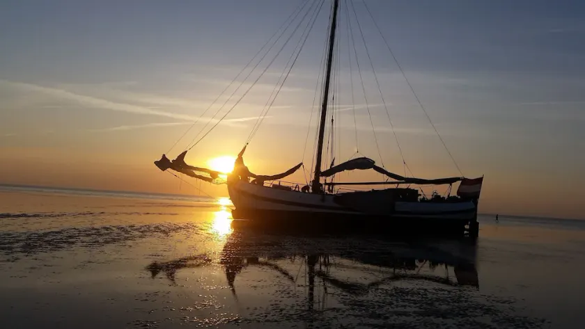 tjalk chasse pélican Enkhuizen - Image 1